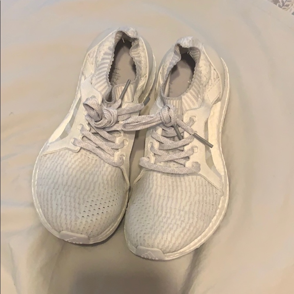 Adidas ULTRA BOOST size 8 women NWOB